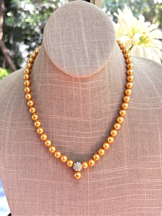 Kissaka Jewelry - Kissaka Vintage Pearl and Rhinestone Necklace